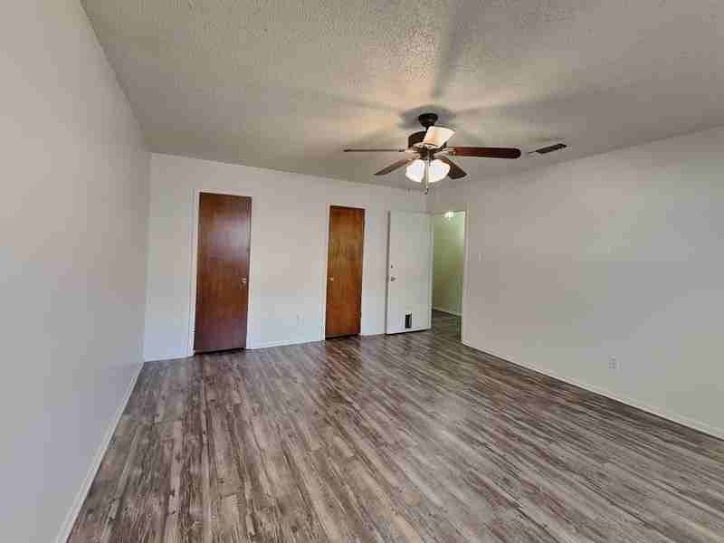 6220 Wheaton Dr - Photo 6 of 12