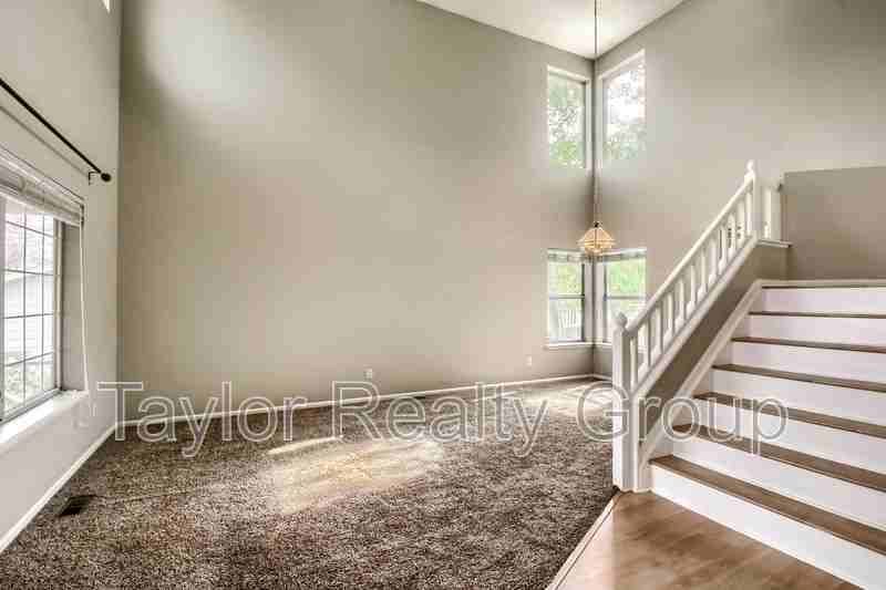 13460 Vine St - Photo 3 of 32