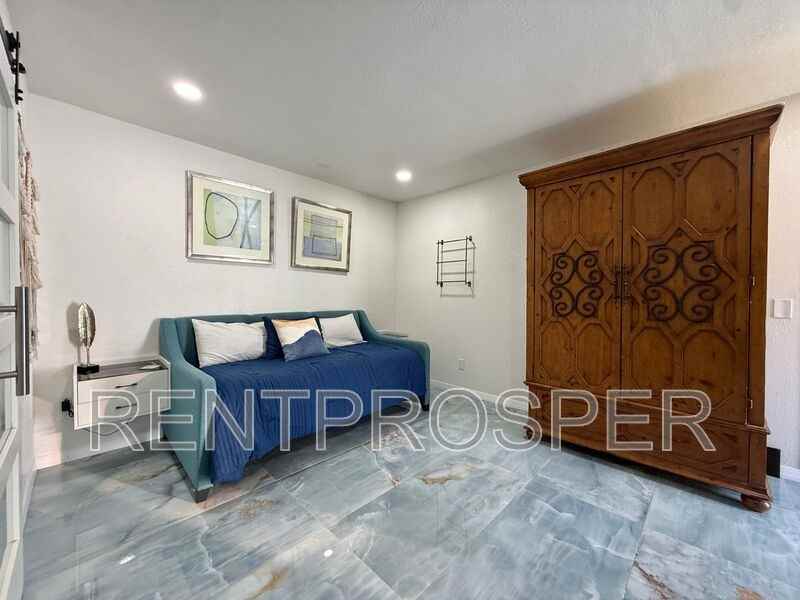 628 Riverwoods Cir - Photo 3 of 6