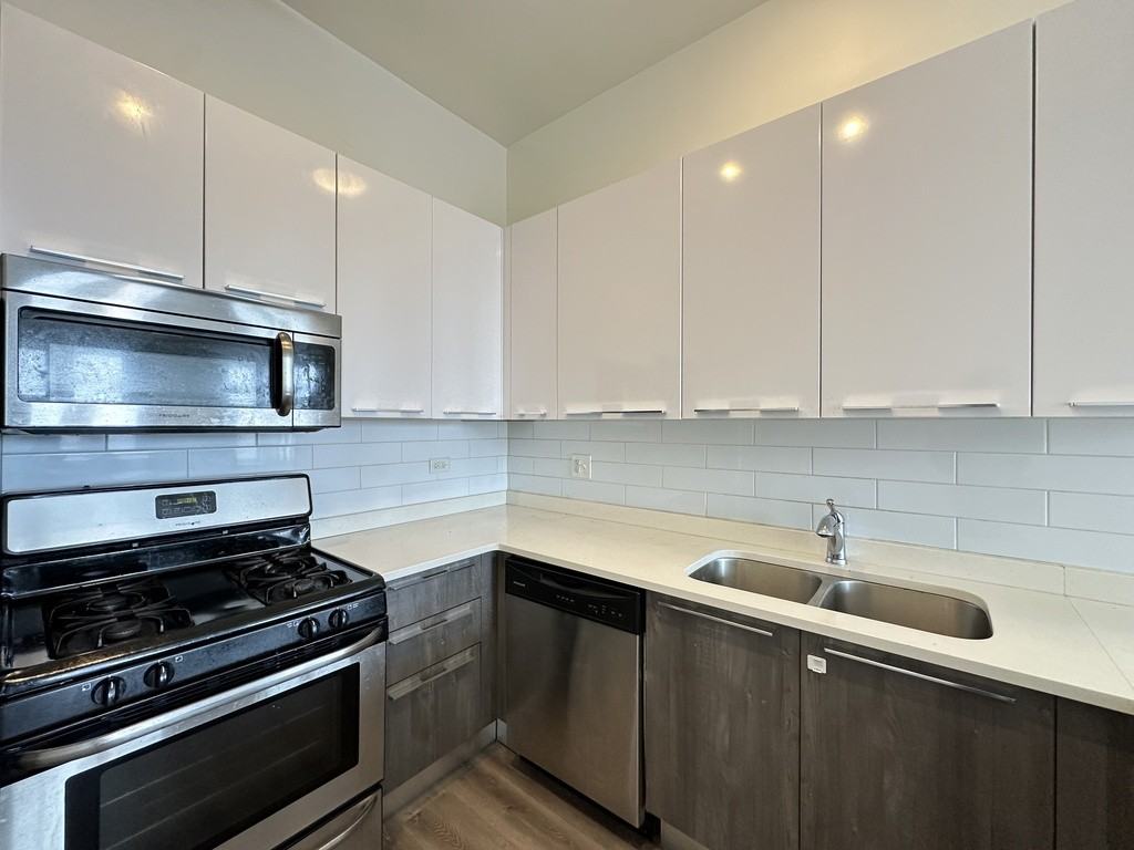 2700 W North Ave #207 - Photo 5 of 21