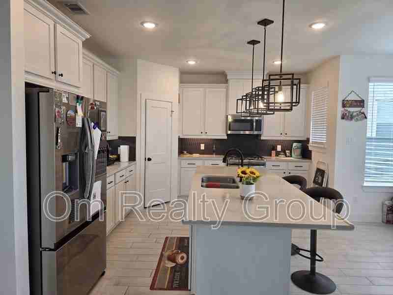 18710 Colorado River Ln - Photo 7 of 26