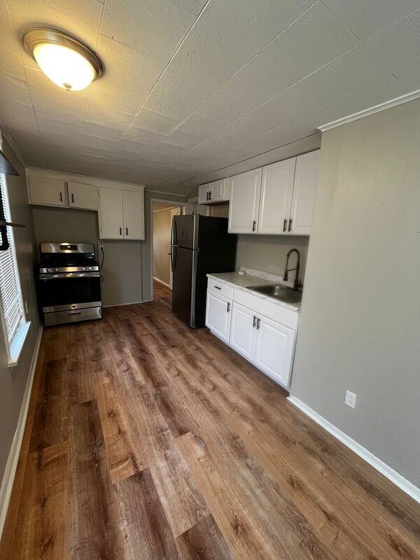 14 Beechwood St - Photo 6 of 7