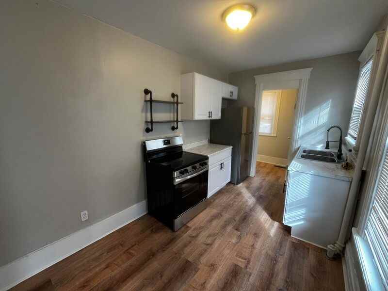 14 Beechwood St - Photo 4 of 6