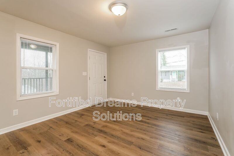 3718 Tech Ave - Photo 4 of 21