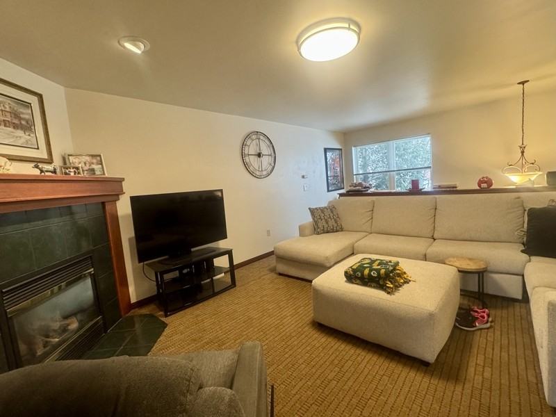 2037 River Point Ct - Photo 4 of 17