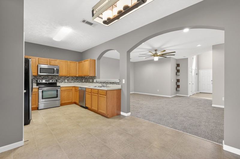 8333 Rossi Rd - Photo 4 of 10