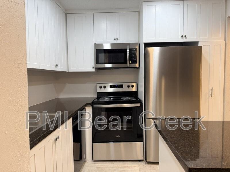 3045 Walnut Bend Ln #11 - Photo 6 of 27