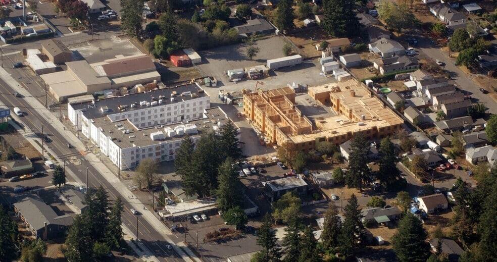 The Canopy Apartments at Powell - Photo 2 of 33