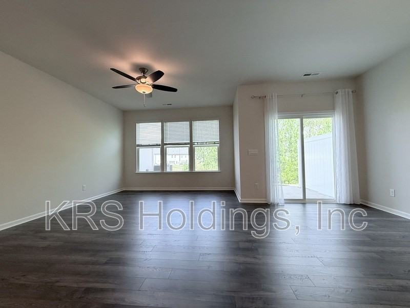 1825 Hinesley Dr - Photo 5 of 14