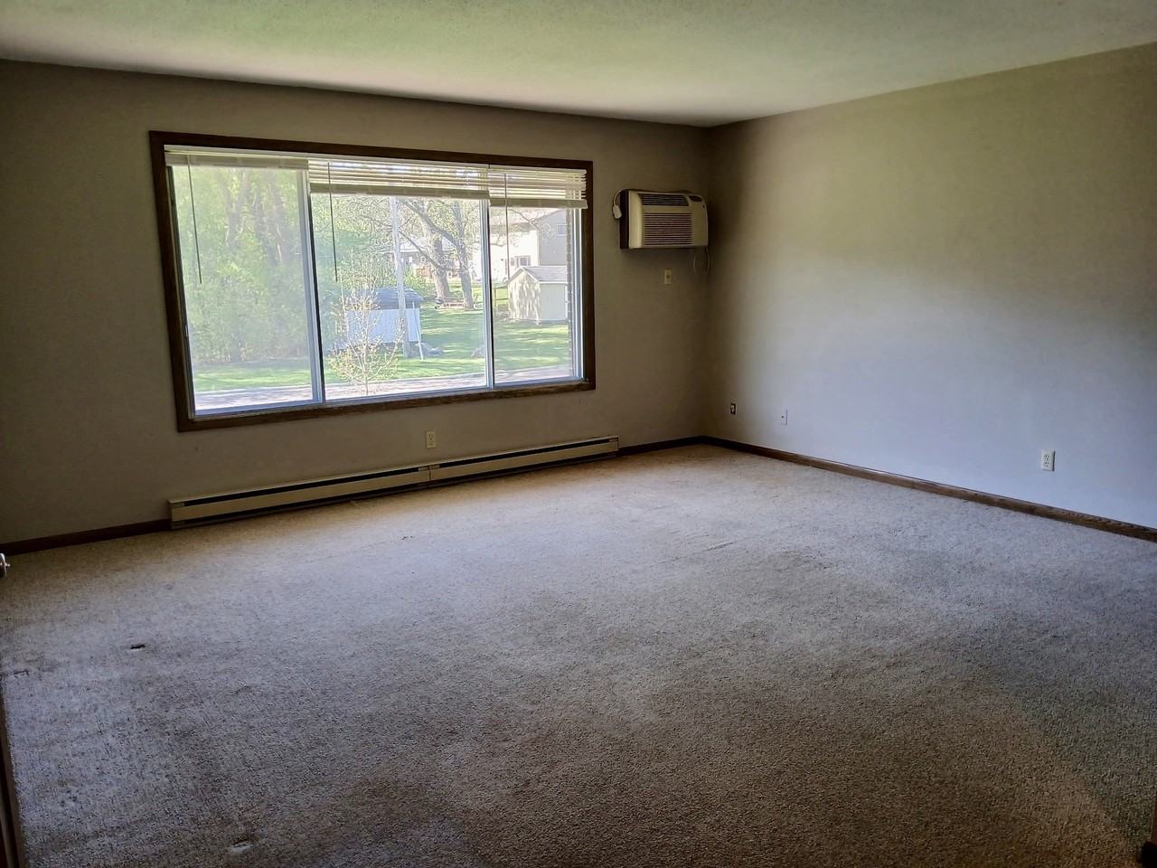 1117 College Street - Photo 2 of 20