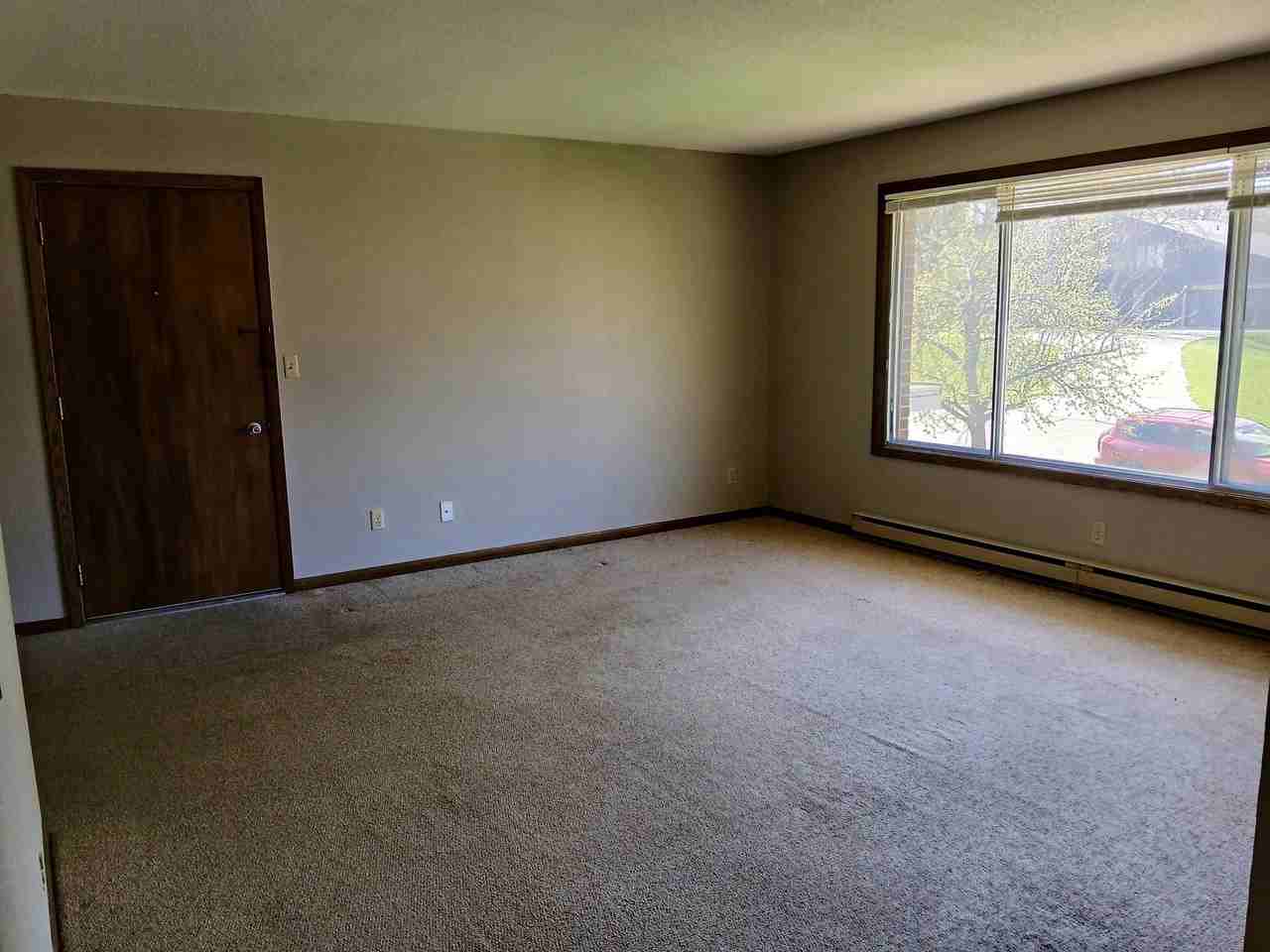 1117 College Street - Photo 3 of 20