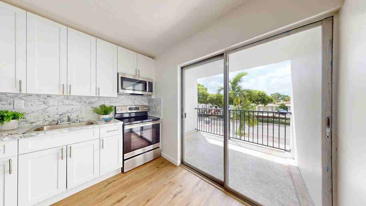 2461 Coral Way - Photo 3 of 10