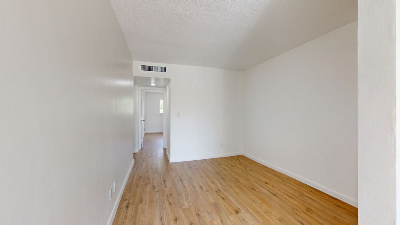 2461 Coral Way - Photo 4 of 10