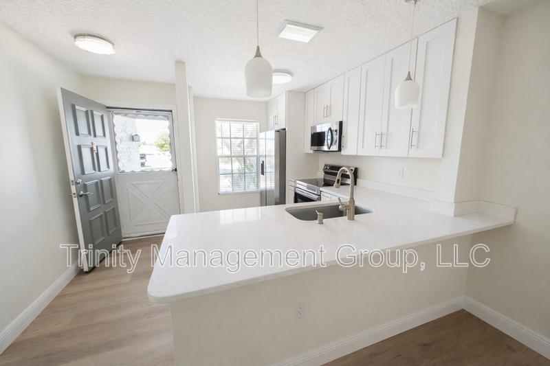 2844 Westmoreland Ct - Photo 5 of 11