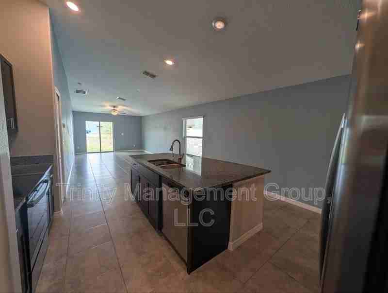 367 Argyll Dr - Photo 4 of 18