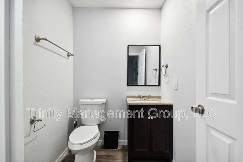 1051 Dogwood Dr - Photo 2 of 8