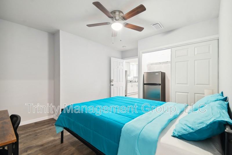 1051 Dogwood Dr - Photo 5 of 8