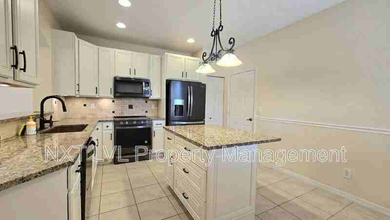 2448 Laurentina Ln - Photo 3 of 22