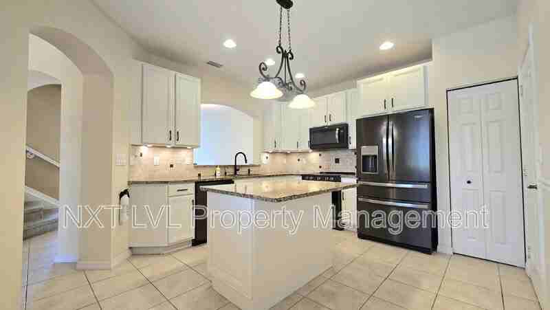 2448 Laurentina Ln - Photo 4 of 22