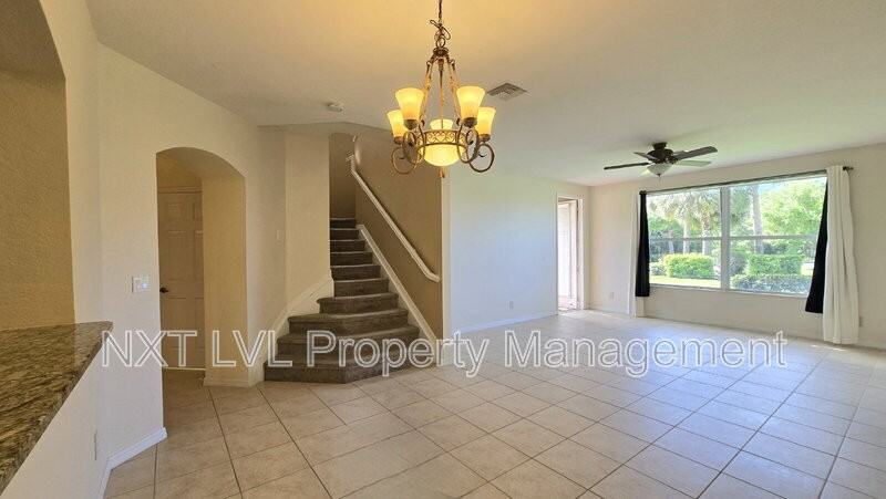 2448 Laurentina Ln - Photo 7 of 22