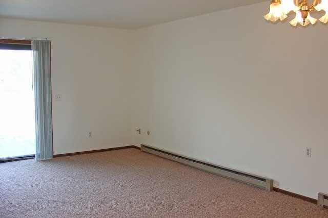 275 Westchester Sq N - Photo 4 of 10