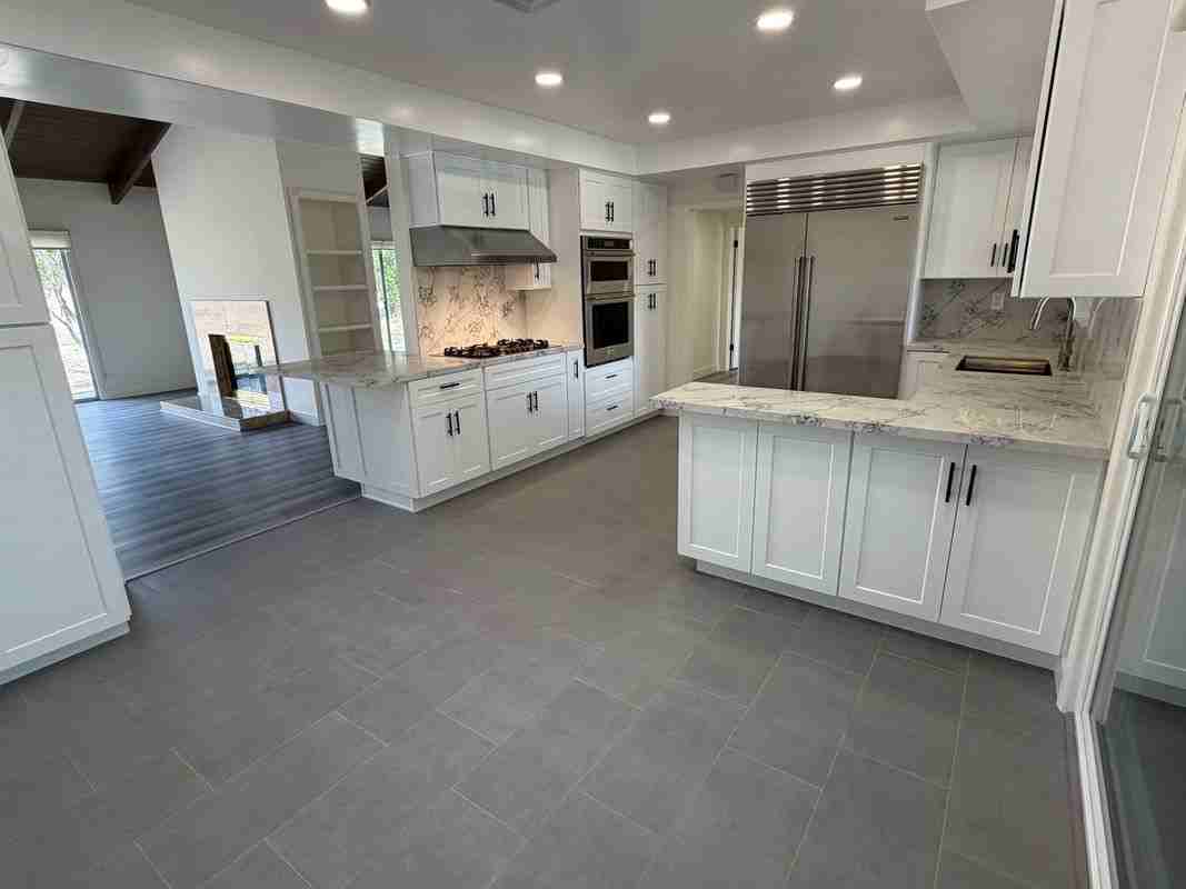 5301 Dubois Ave - Photo 2 of 22