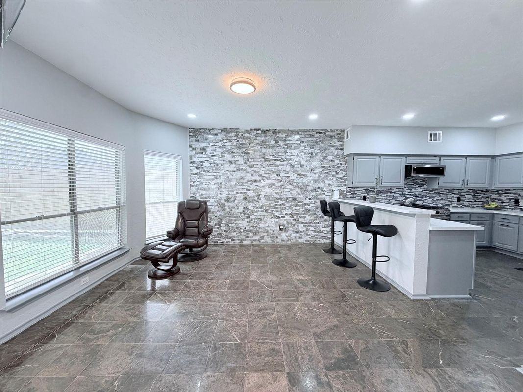 7015 Puerta Vista Ln - Photo 4 of 13