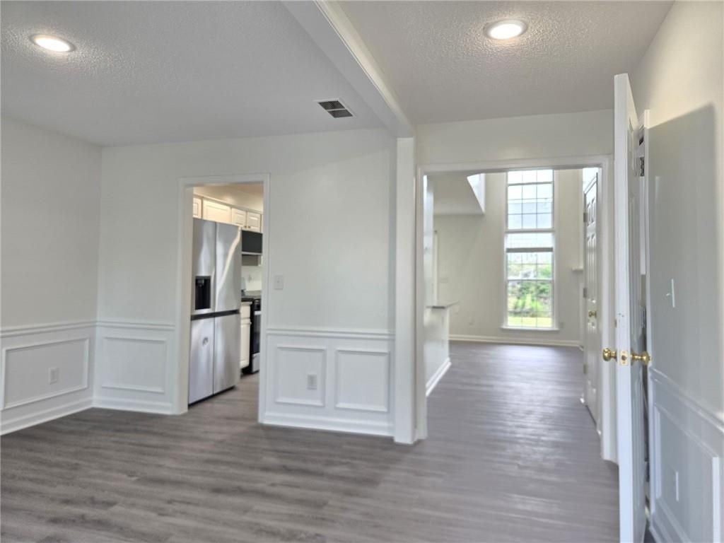 4010 Ridgefair Dr - Photo 3 of 33