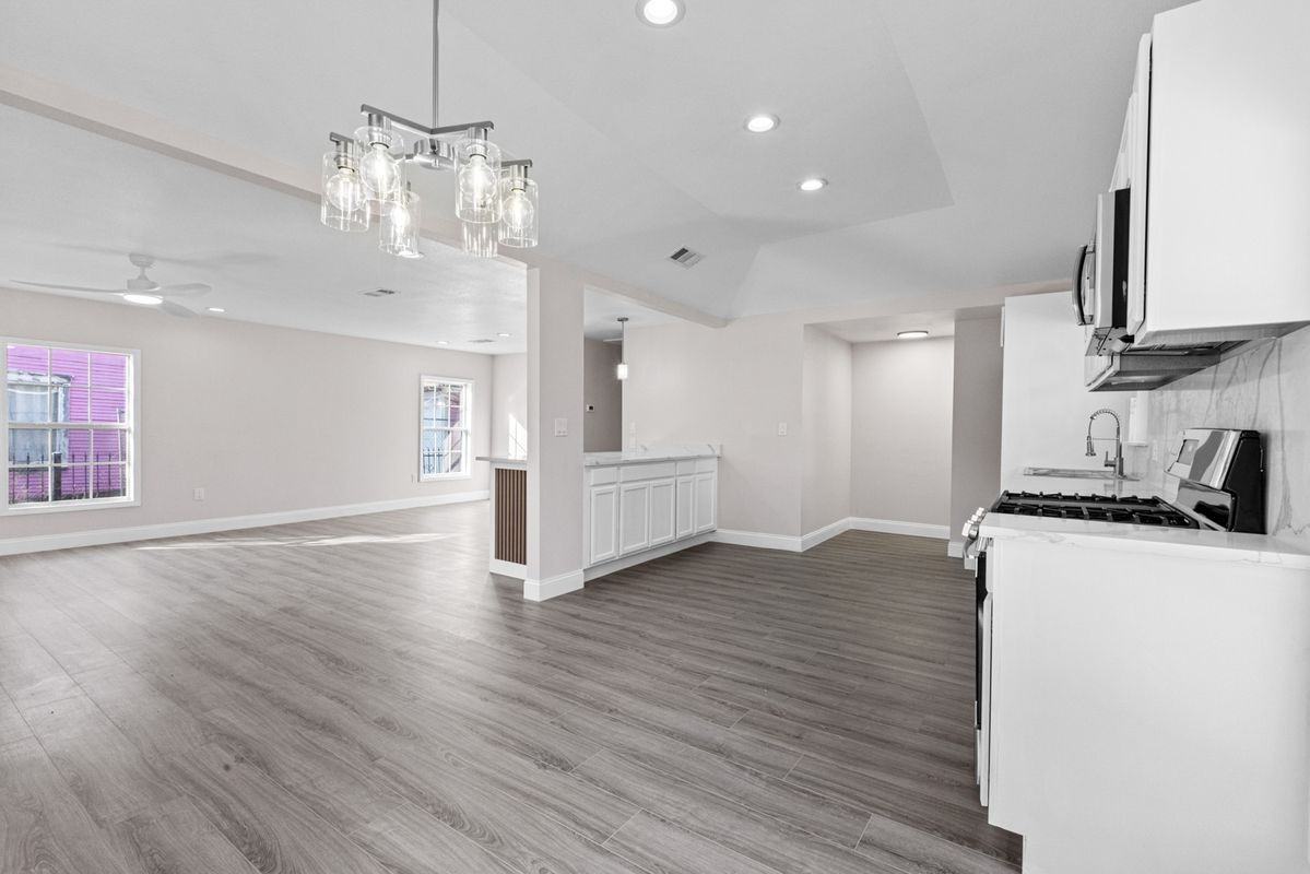 2435 Sharon St - Photo 3 of 27