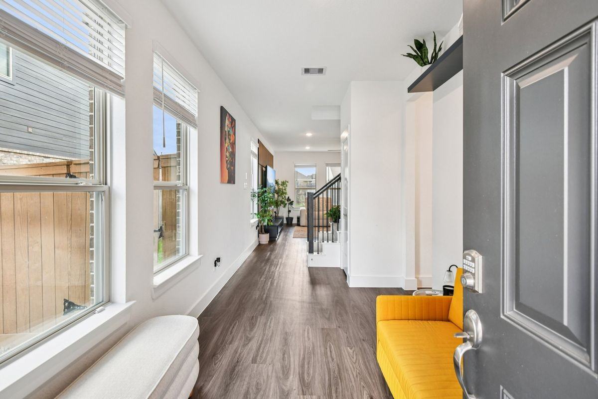 4806 Sand Clouds Dr - Photo 4 of 48