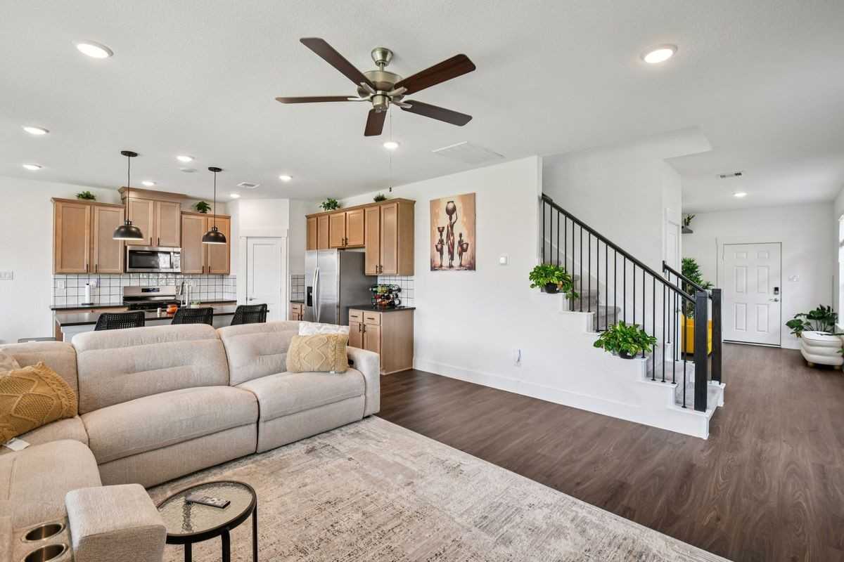 4806 Sand Clouds Dr - Photo 7 of 48