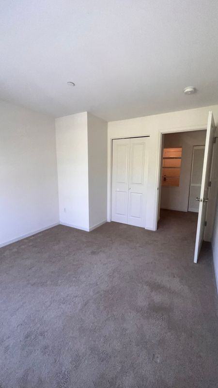 26 Schoolhouse Dr ##204 - Photo 3 of 39