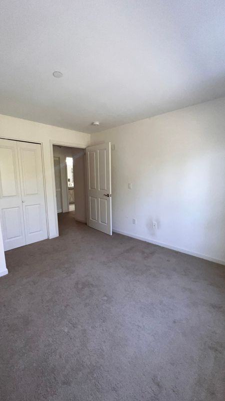 26 Schoolhouse Dr ##204 - Photo 4 of 39