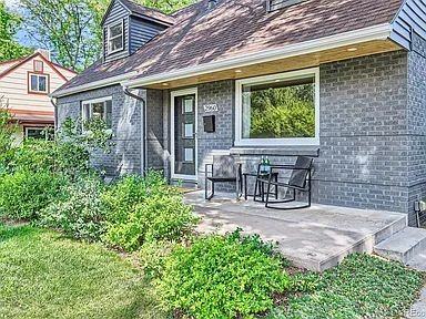 2960 S Vine St - Photo 3 of 31