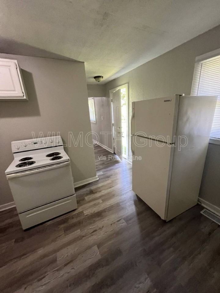 2722 N Olney St - Photo 6 of 10