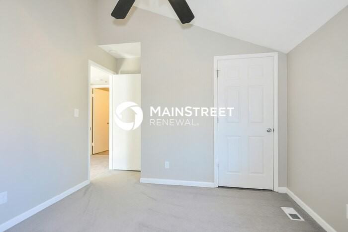 448 Far Hill Dr - Photo 5 of 24