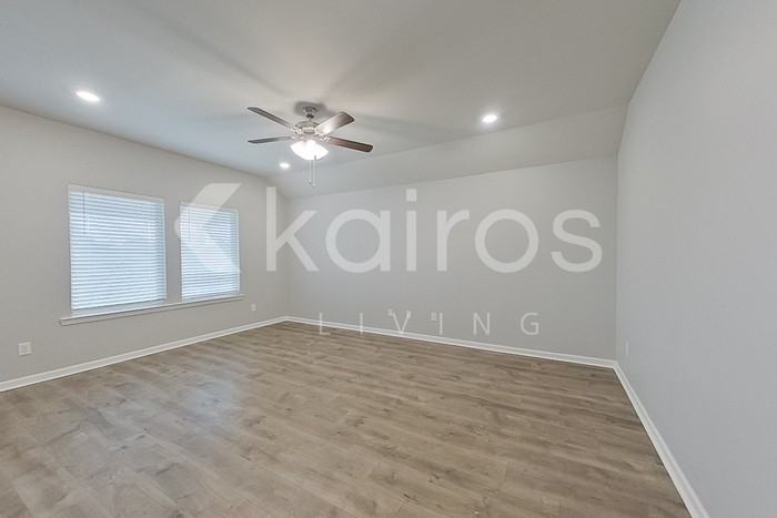 116 Santiago Ct - Photo 2 of 23