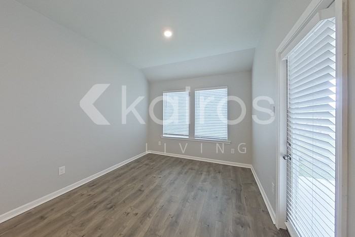 116 Santiago Ct - Photo 7 of 23