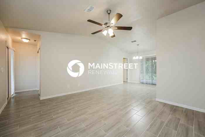 122 Ne 20th Pl - Photo 4 of 16