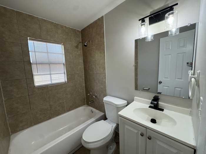 4566 Chateau Rd - Photo 7 of 17