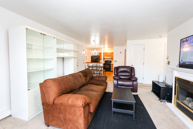 610 S Franklin St #B202 - Photo 2 of 20