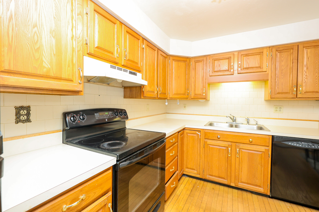 610 S Franklin St #B202 - Photo 6 of 20
