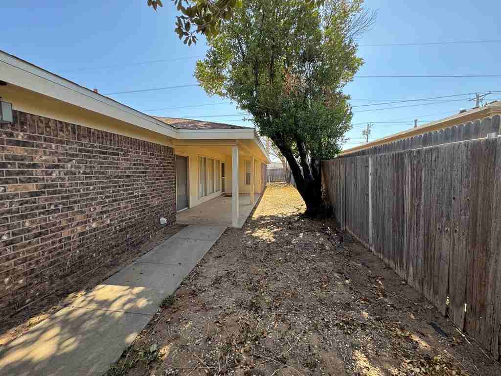 4313 Storey Ave Apt B #NA - Photo 2 of 20