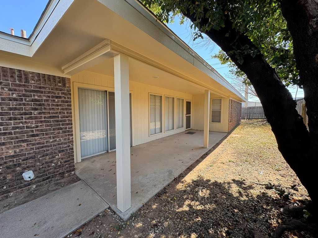 4313 Storey Ave Apt B #NA - Photo 3 of 20