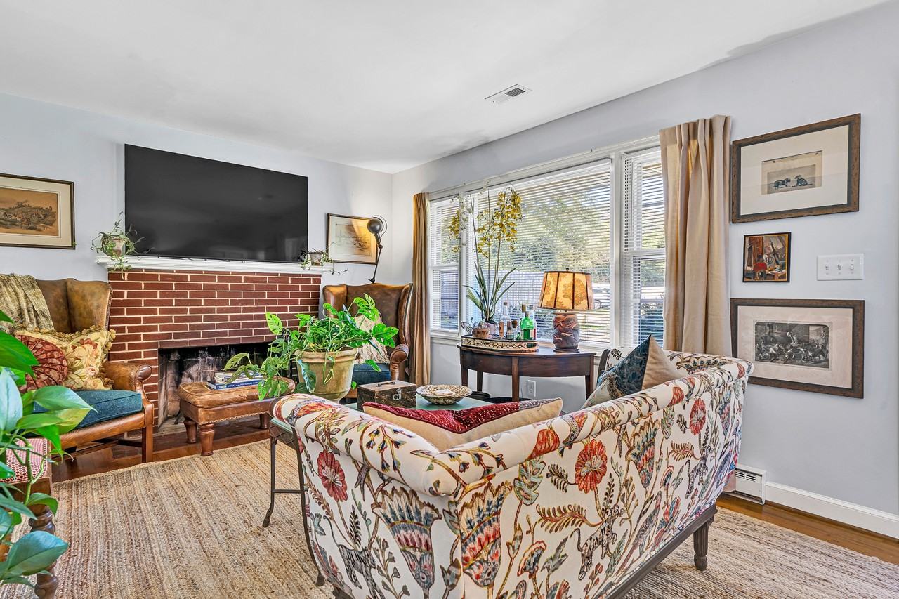 5621 Bridlewood Dr #NA - Photo 5 of 27