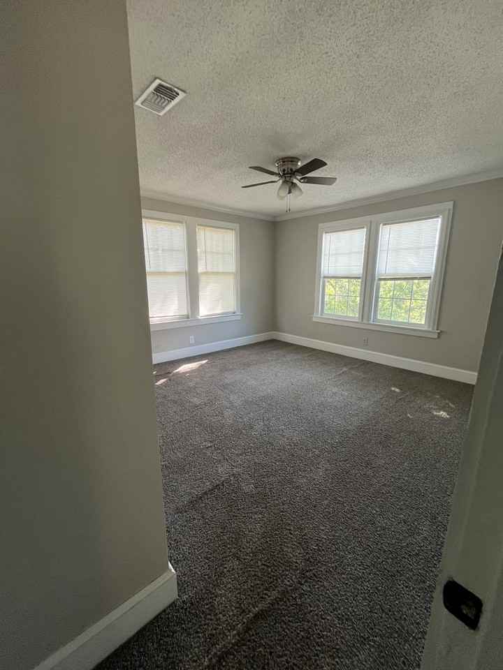 143 E Herndon St #143 - Photo 6 of 15