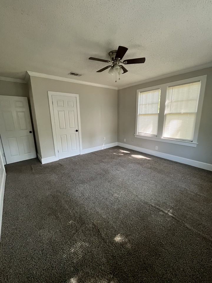 143 E Herndon St #143 - Photo 7 of 15