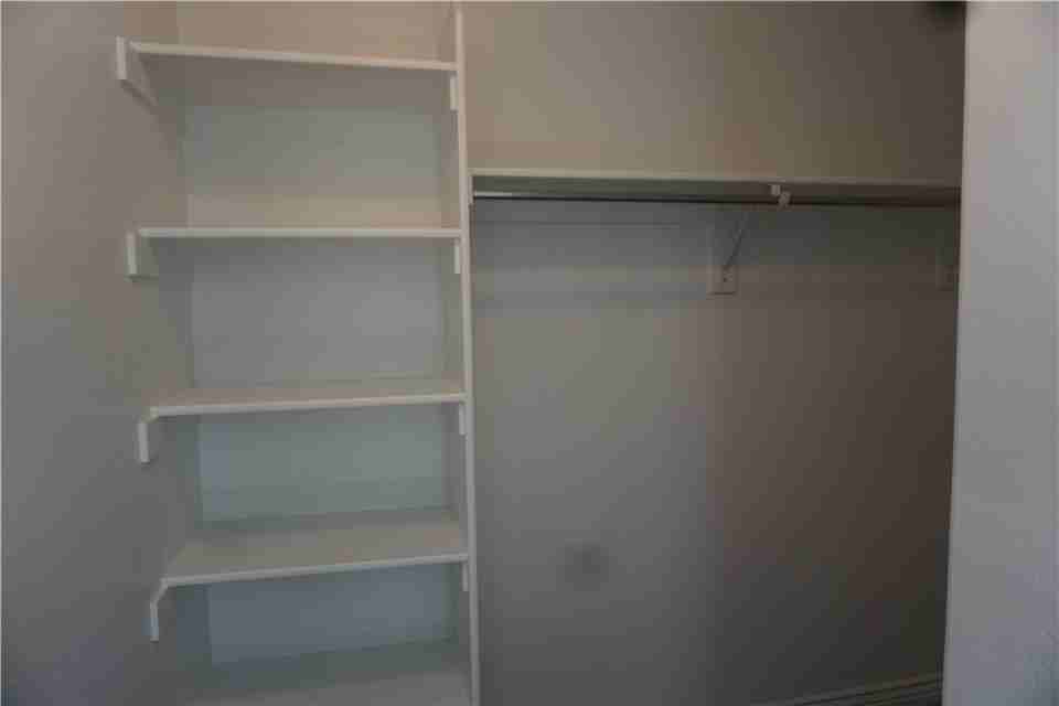 822 W Valley Vista Way - Photo 3 of 17