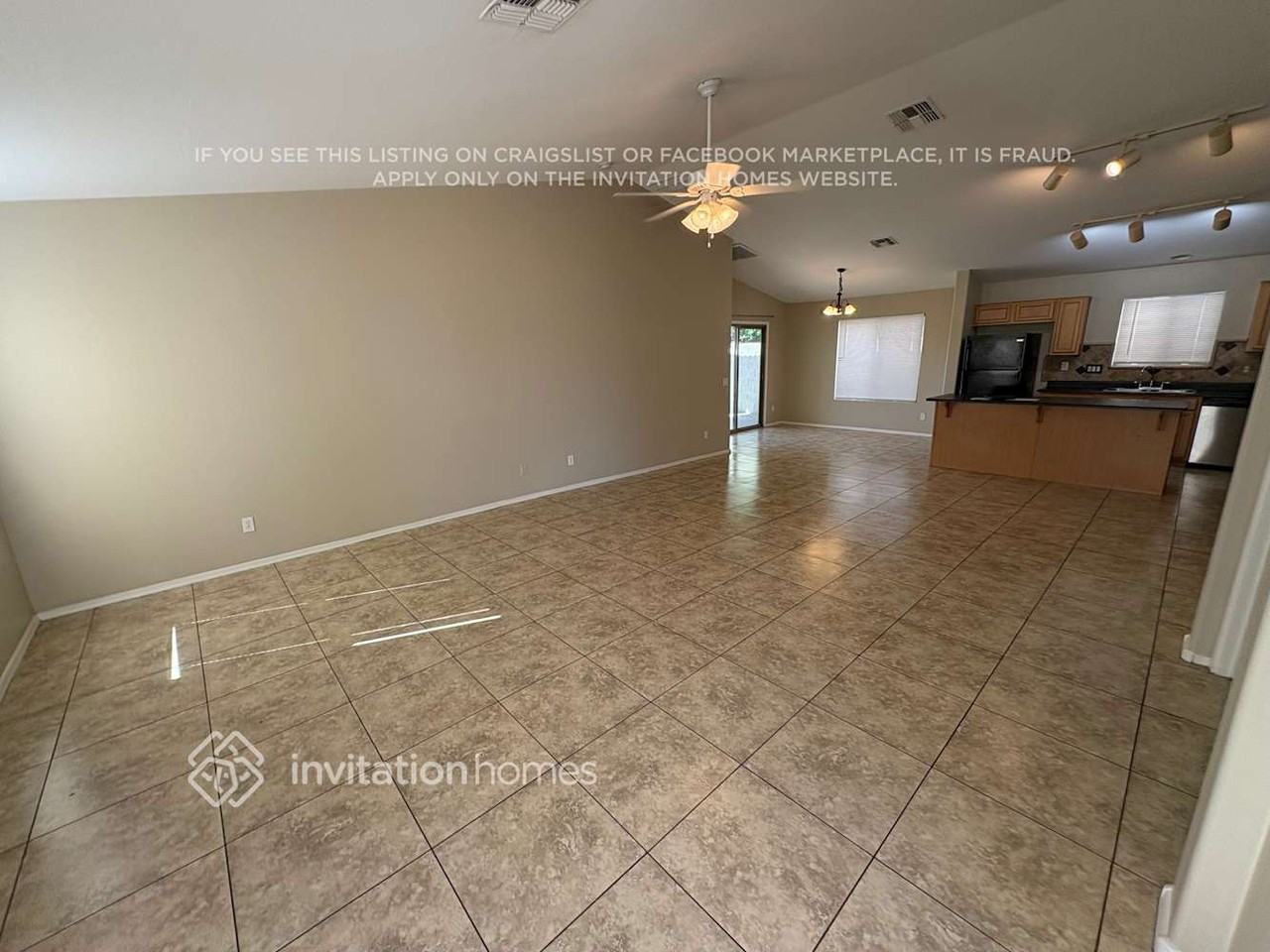 11825 W Maui Ln - Photo 3 of 15
