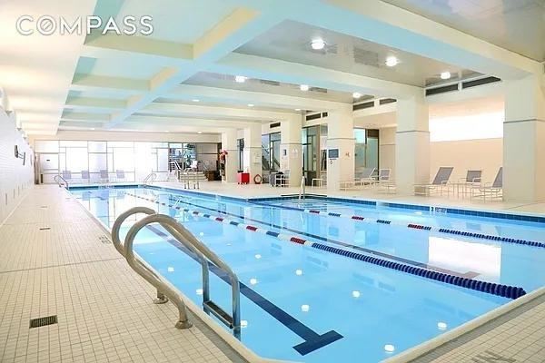 Broadway #1431 - Photo 7 of 20